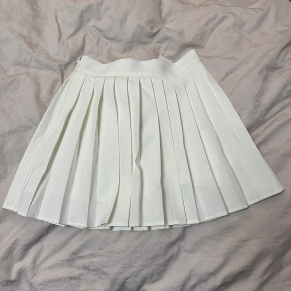 NWT Adika ADK Embroidery Pleated White Mini Skirt size small - Picture 2 of 6